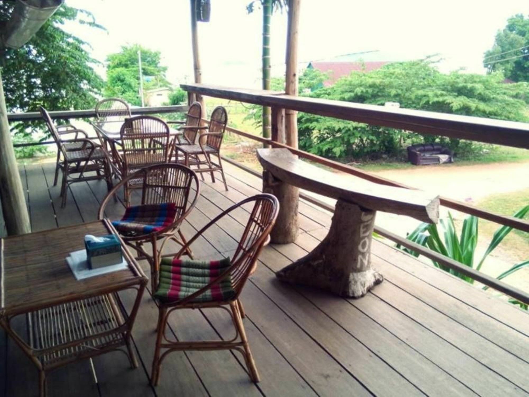 Bed and breakfast Kepmandou Lounge-Bar Extérieur photo